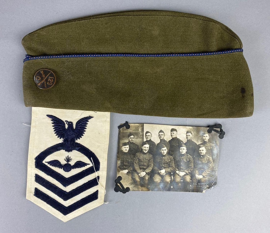 Group of Assorted WW2 Military Items (1 of 3)