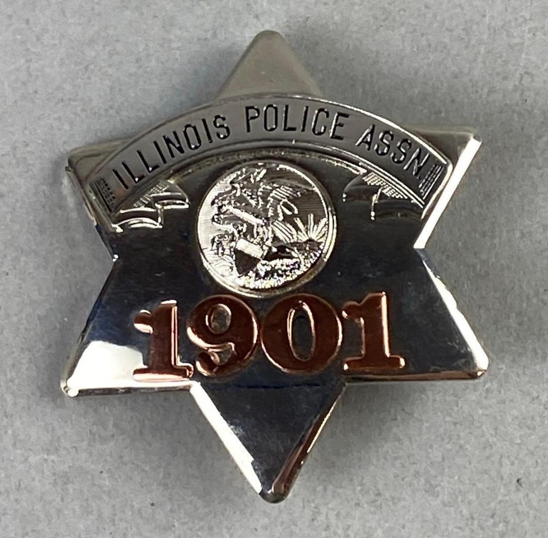 Illinois Police Association 1901 Commemorative Badge: Measure 3” in length.
