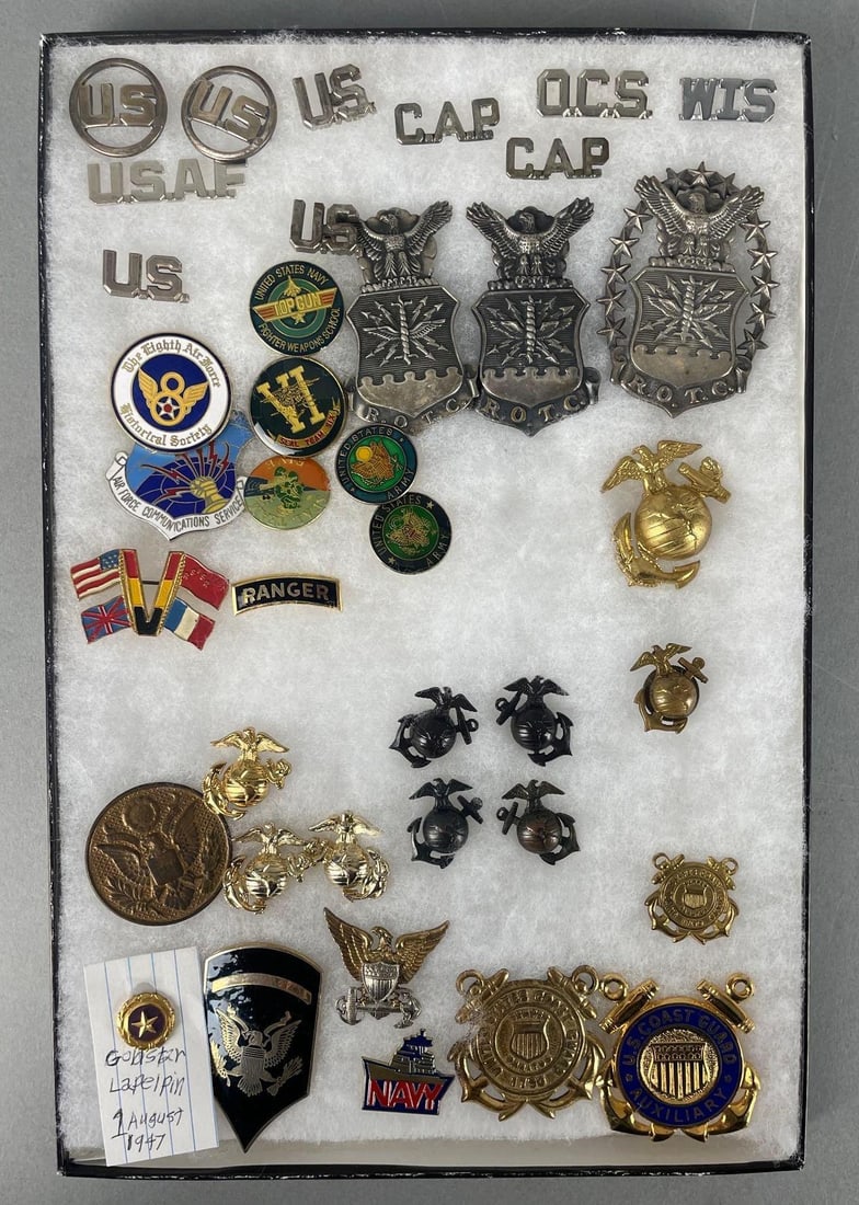 Group of U.S. Military Pins and Badges (1 of 3)