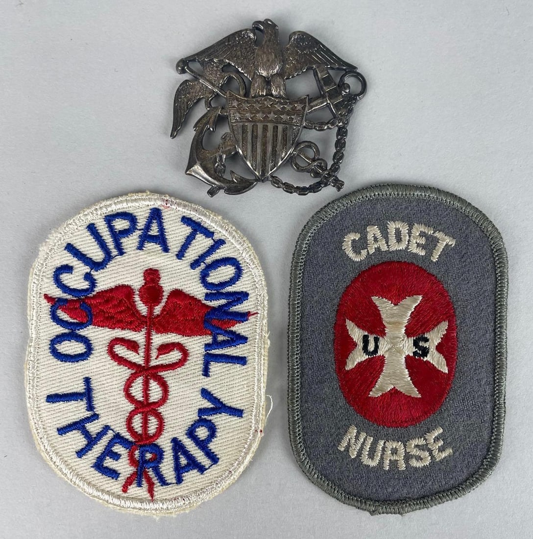 Group of WW2 U.S. Military Nurse Patches and Badge: Includes Public Health Service cap badge