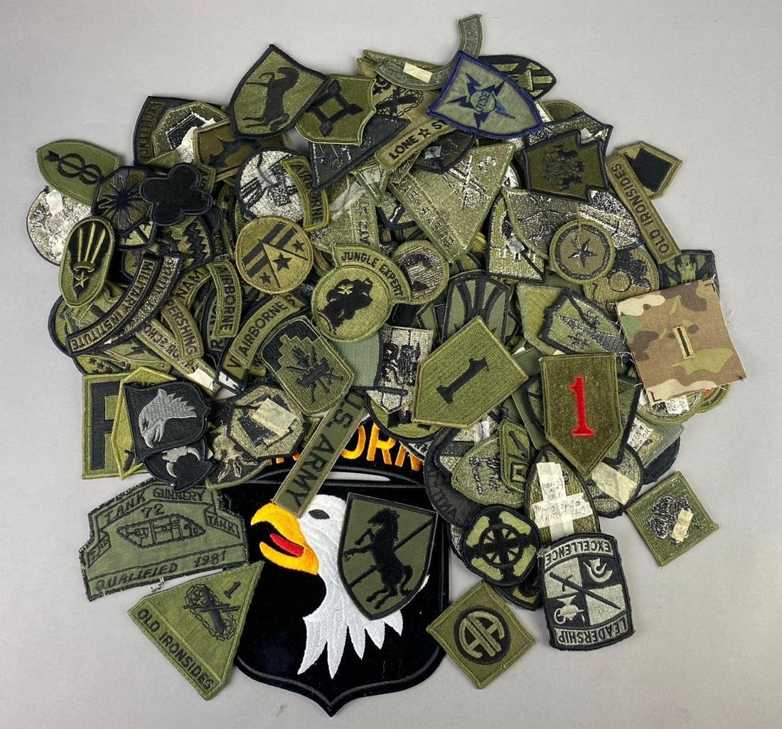 Group of Assorted Cold War/ Modern US Army Insignia Patches (1 of 3)
