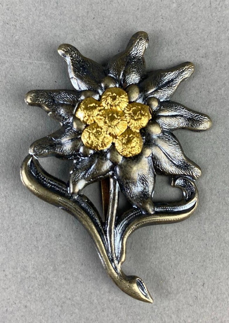 West German Mountain Troops Cap Badge: Measure 2” in length.