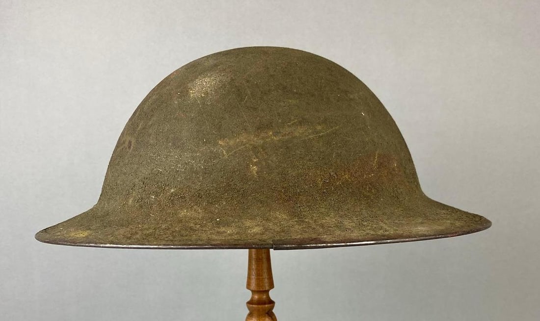 WW1 US M1917 Doughboy Helmet (1 of 6)