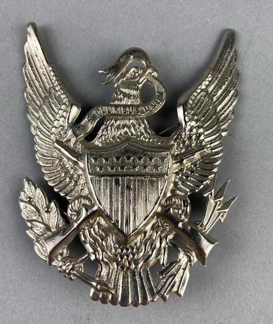 Pre WW1 US Army Infantry Helmet Eagle Badge (1 of 2)