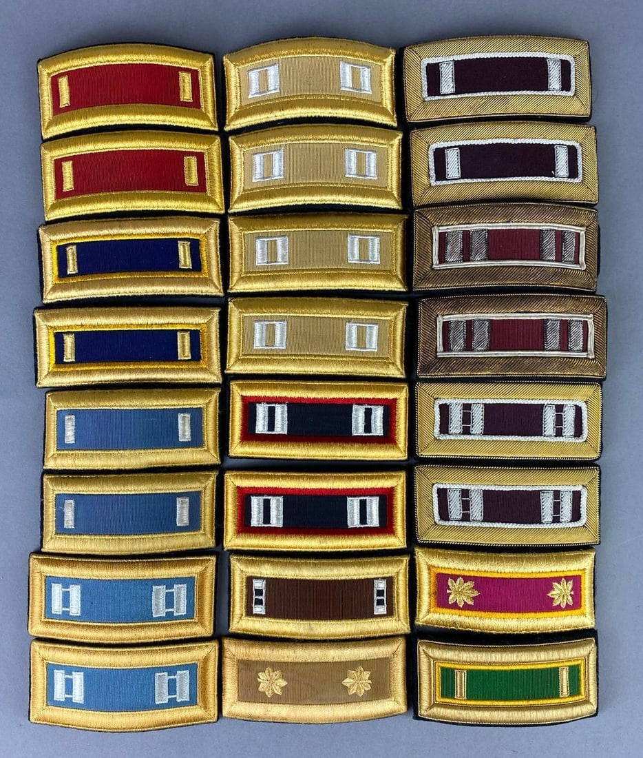 Group of Assorted WW2 US Dress Shoulder Boards (1 of 3)
