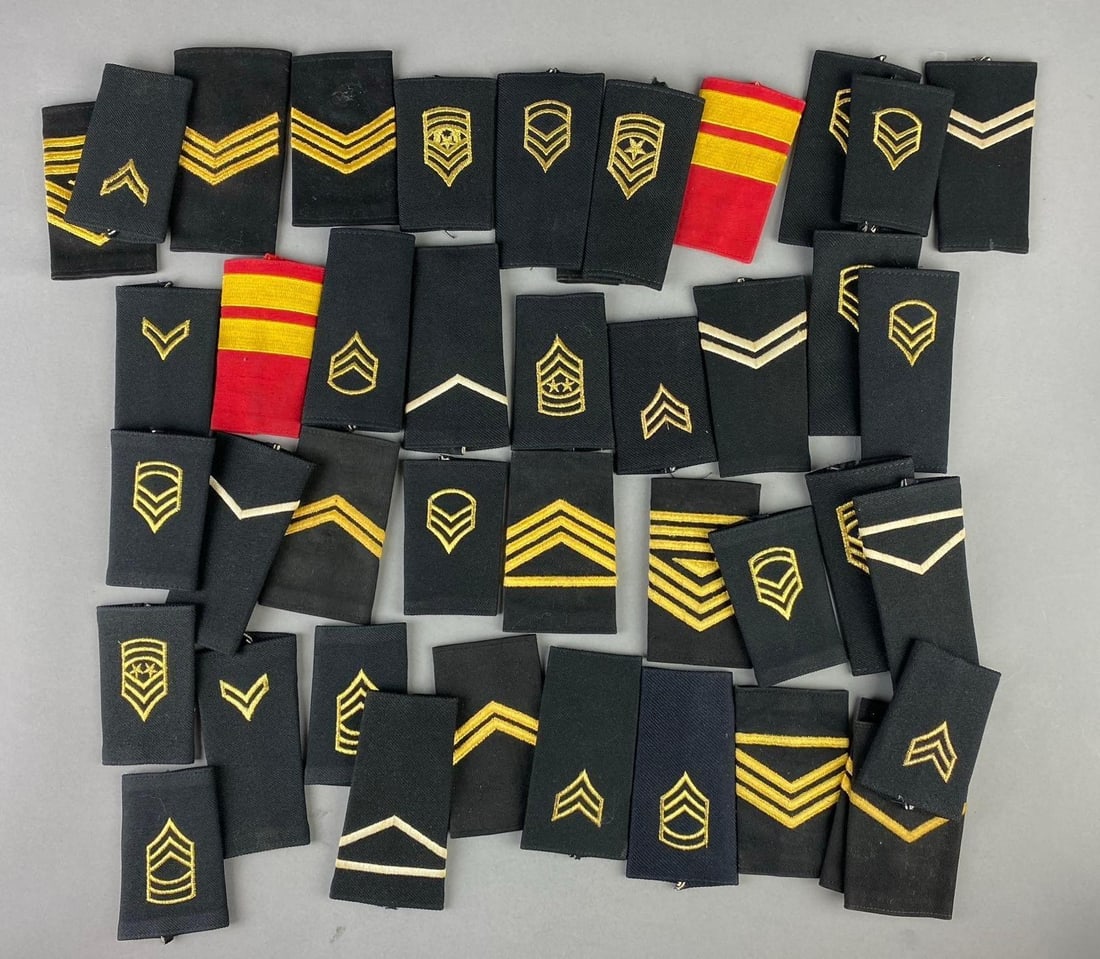 Group of Assorted WW2/ Cold War US Dress Shoulder Boards (1 of 3)