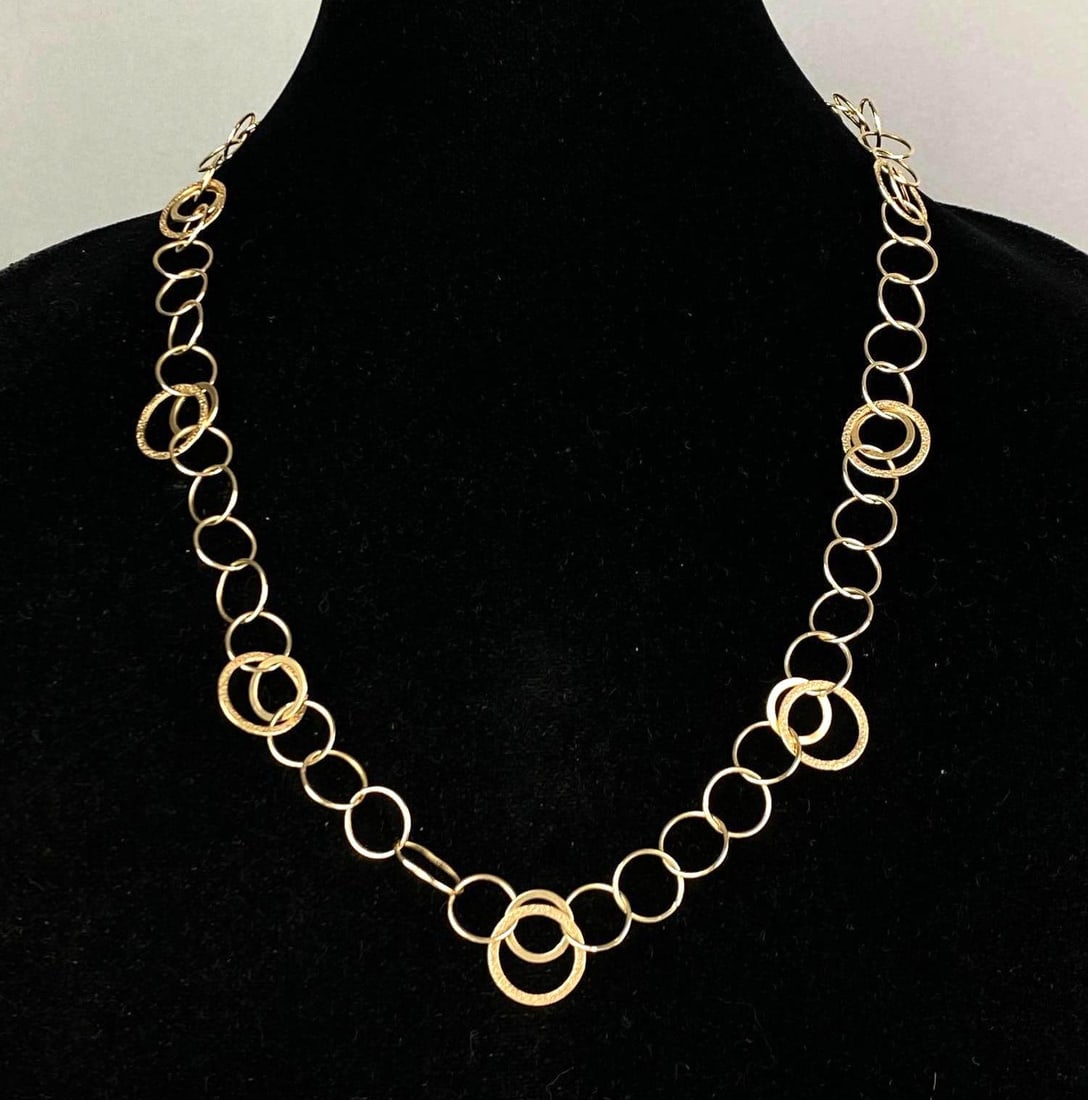 Turkish 14K Yellow Gold Alternating Circles Necklace: Total weight of 8.3 grams, measures 14? in length