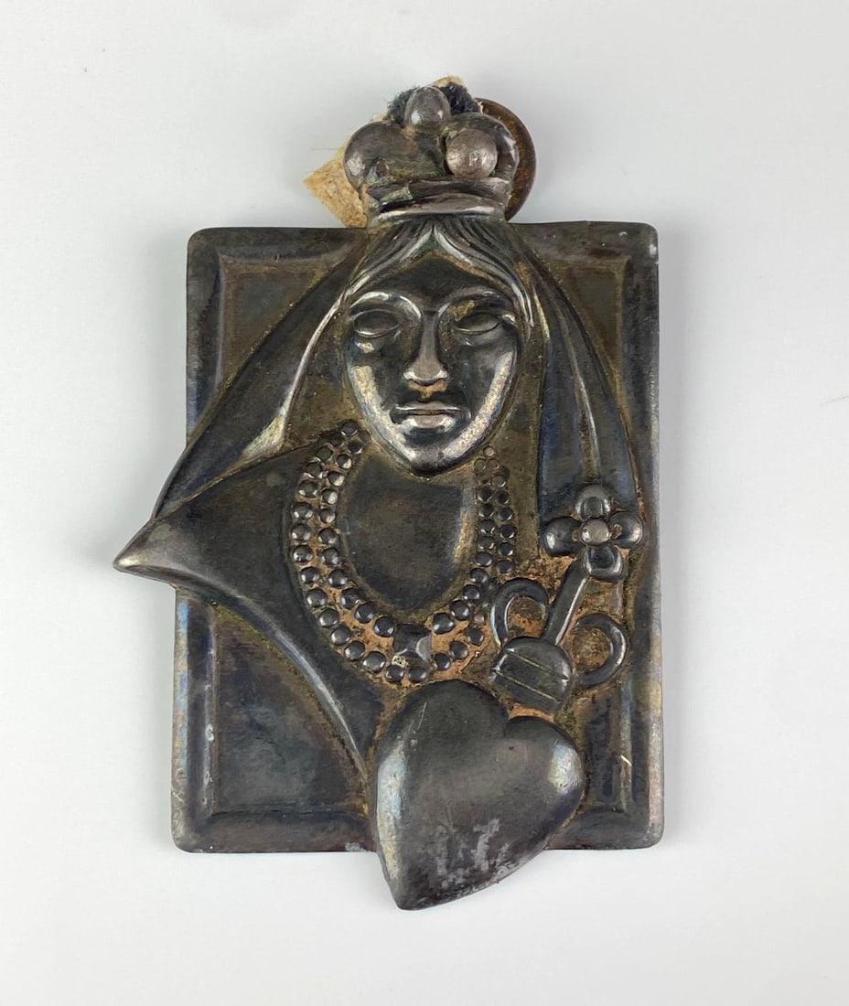 McClellandBarclay Sterling Silver Queen of Hearts Pin: Measures 2 3/4? H x 1 3/4? W