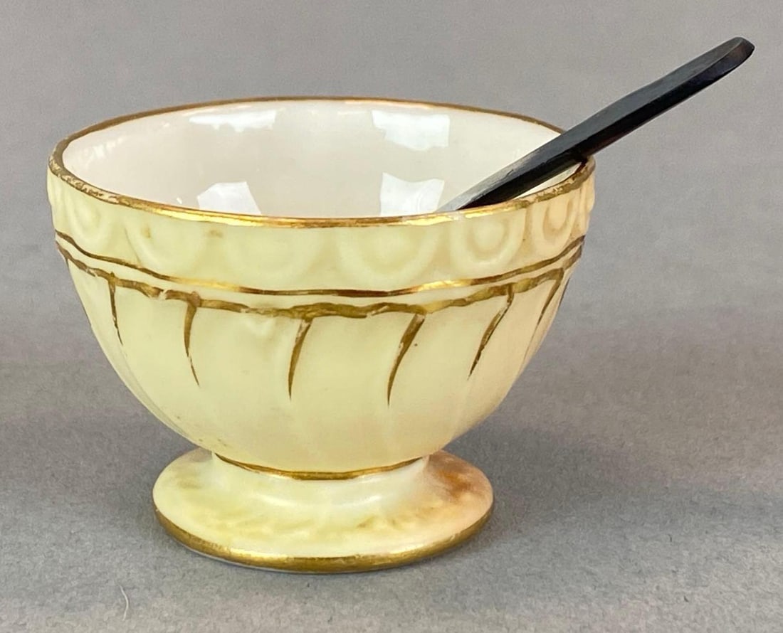 Antique Royal Worcester Porcelain Salt with Horn Spoon: Antique Royal Worcester Porcelain Salt with Horn SpoonMarked on base, measures 1 1/4? H x 1 1/2? W x 1 1/2? D
