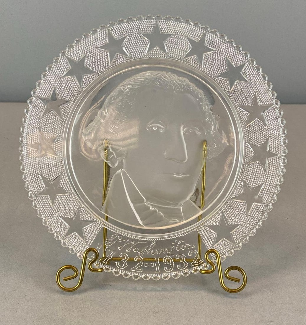 Vintage George Washington Glass Portrait Plate: Measures 8? in diameter