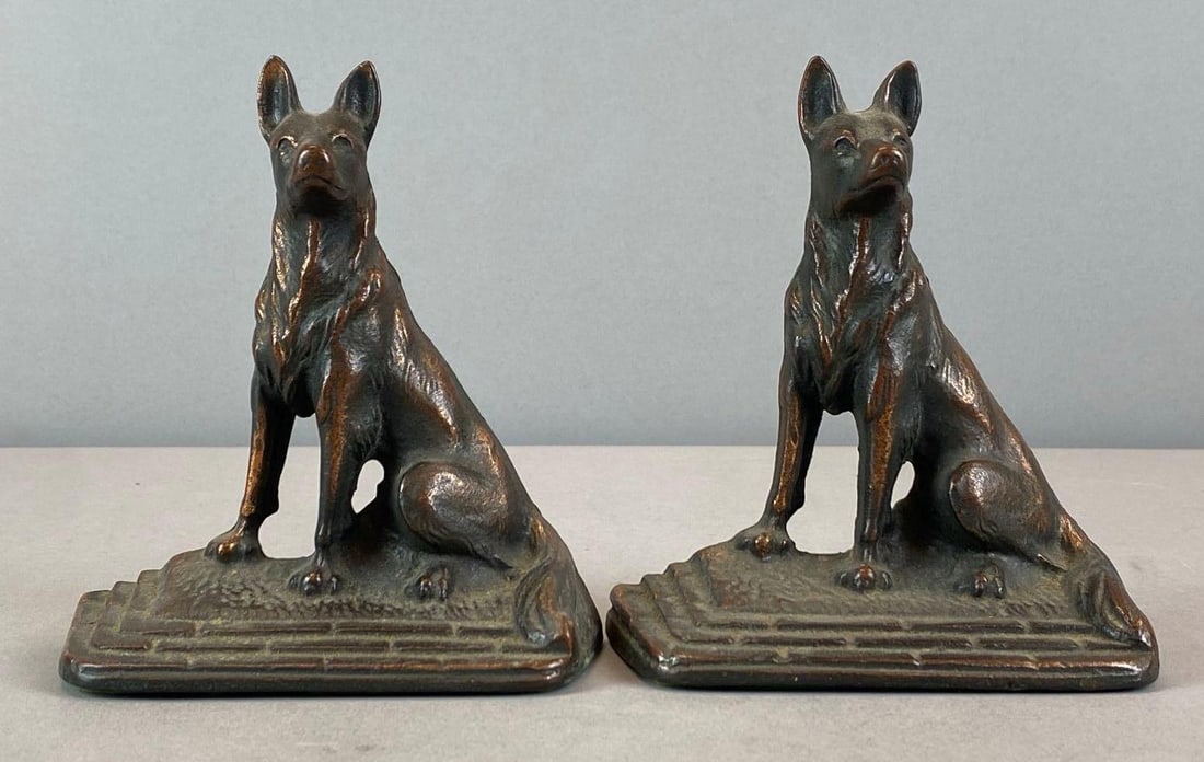 Pair of Vintage German Shepard Cast Bronze Bookends (1 of 5)