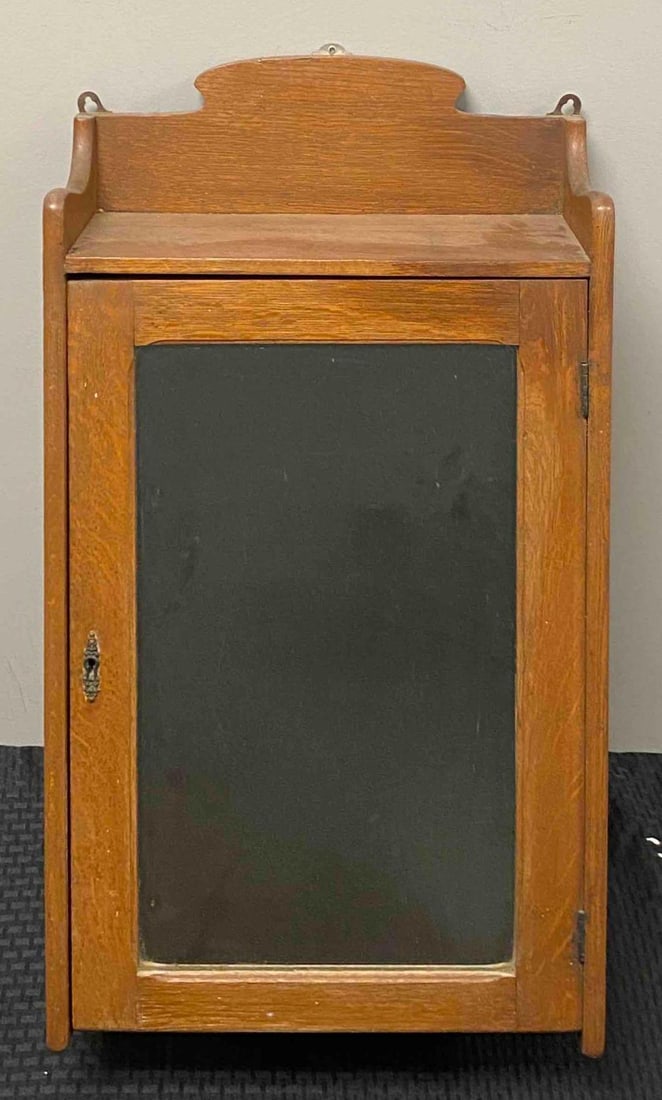Vintage Quarter-Sawn Oak Wall Medicine Cabinet (1 of 3)