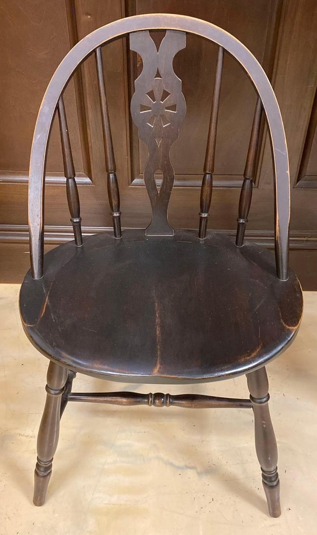 Antique Crocker Chair Company Oak Chair: Measure H 32 x W 15 x L 19 1/2 inches. No in house Shipping! Third party recommended.