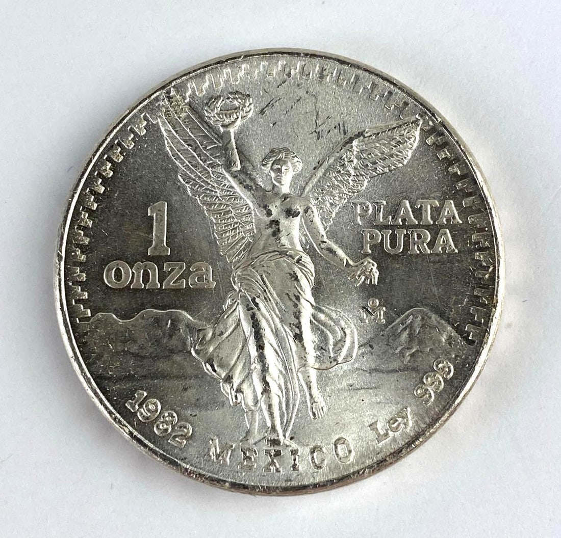 1982 Mexico Libertad 1 Onza 1 Oz .999 Fine Silver Round: 1982 Mexico Libertad 1 Onza 1 Oz .999 Fine Silver Round