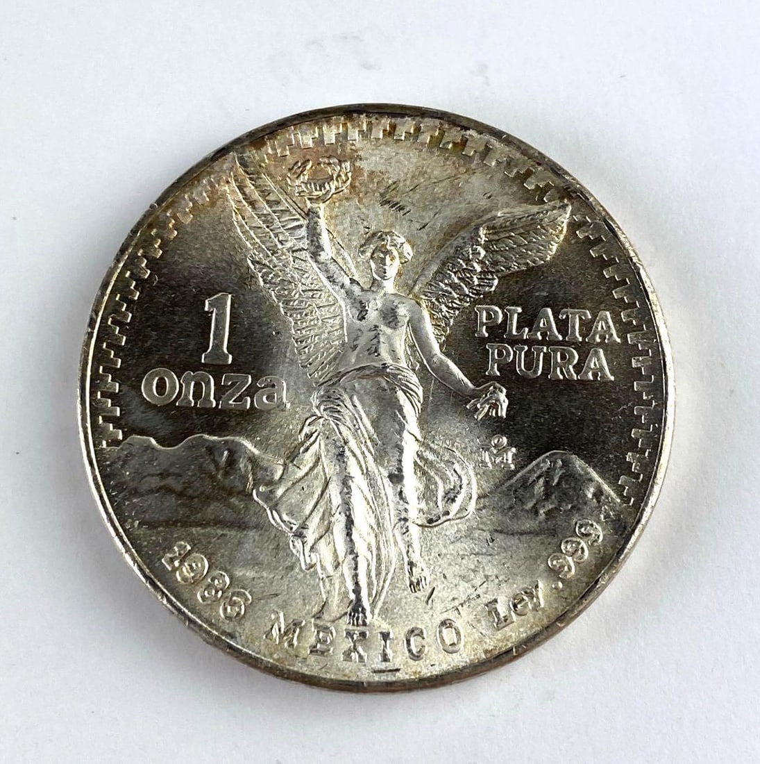 1986 Mexico Libertad 1 Onza 1 Oz .999 Fine Silver Round: 1986 Mexico Libertad 1 Onza 1 Oz .999 Fine Silver Round