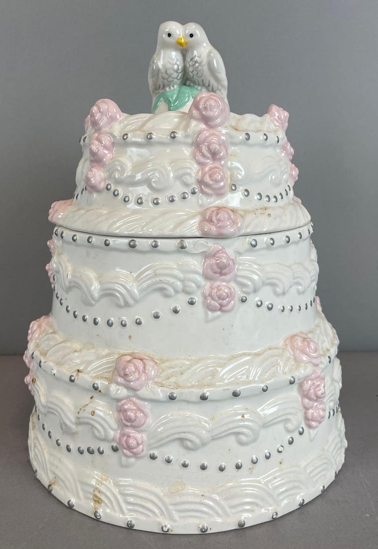 1998 Allure Dove Wedding Cake Cookie Jar (1 of 4)