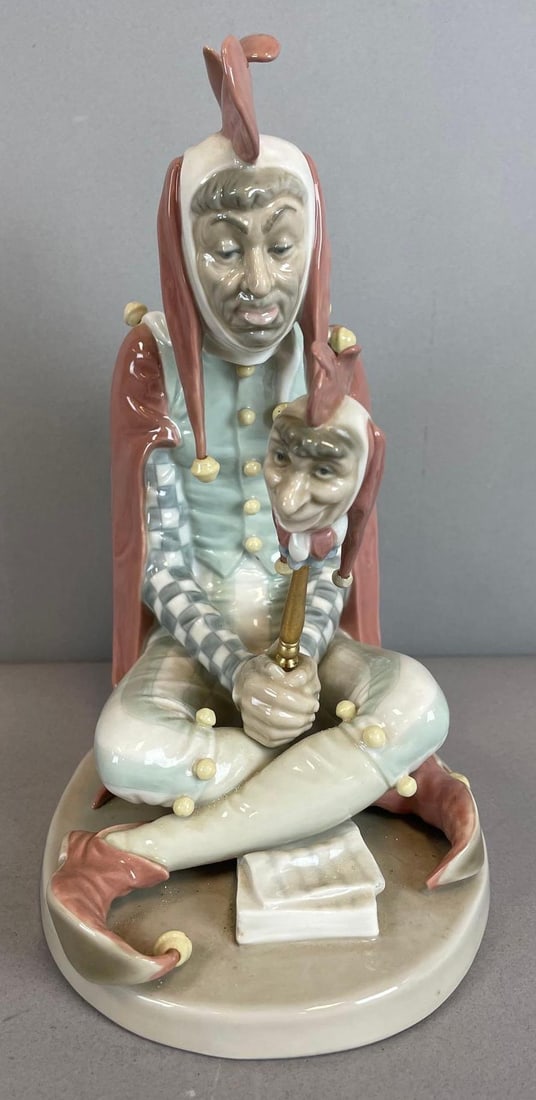 LE Lladro Norman Rockwell Court Jester Porcelain Figurine: # 1005/5000, measures 9"
