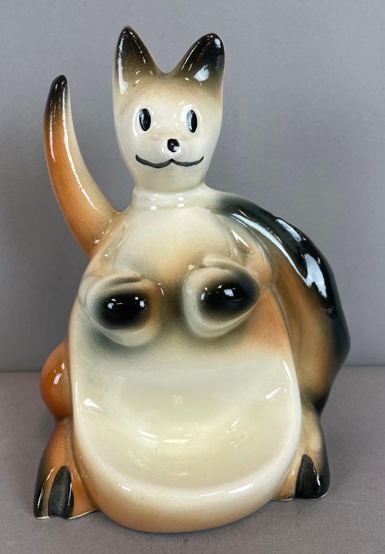 Vintage Ceramic Boxing Kangaroo Dresser Valet: Men's jewelry storage, measures 7 1/2" tall