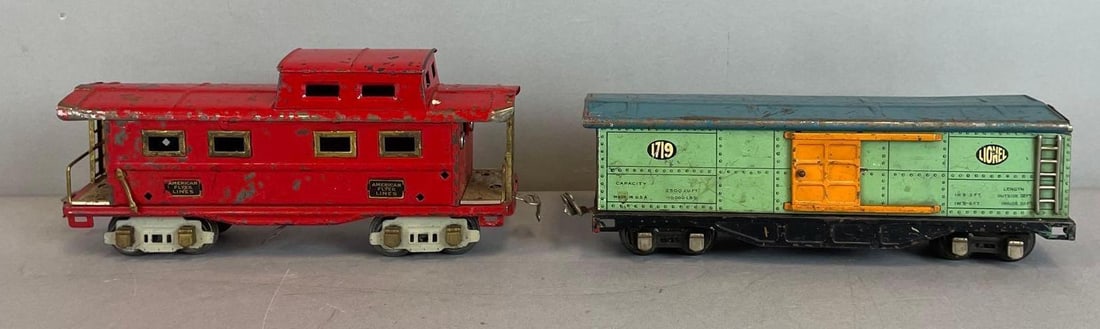 Group of 2 Pre-War Tin Litho O scale Train Cars (1 of 3)