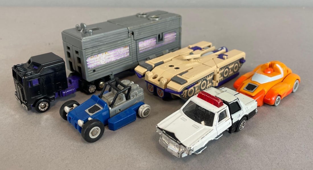Group of Transformers G1 Vehicle / Action Figures: Decepticons stunticons