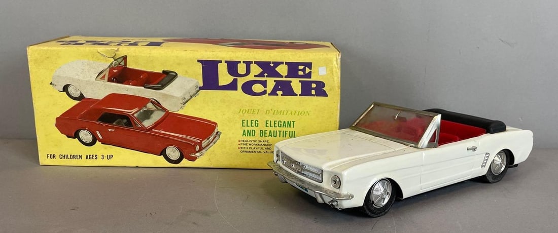 Vintage Luxe Car 1965 Ford Mustang Convertible Friction Car (1 of 4)