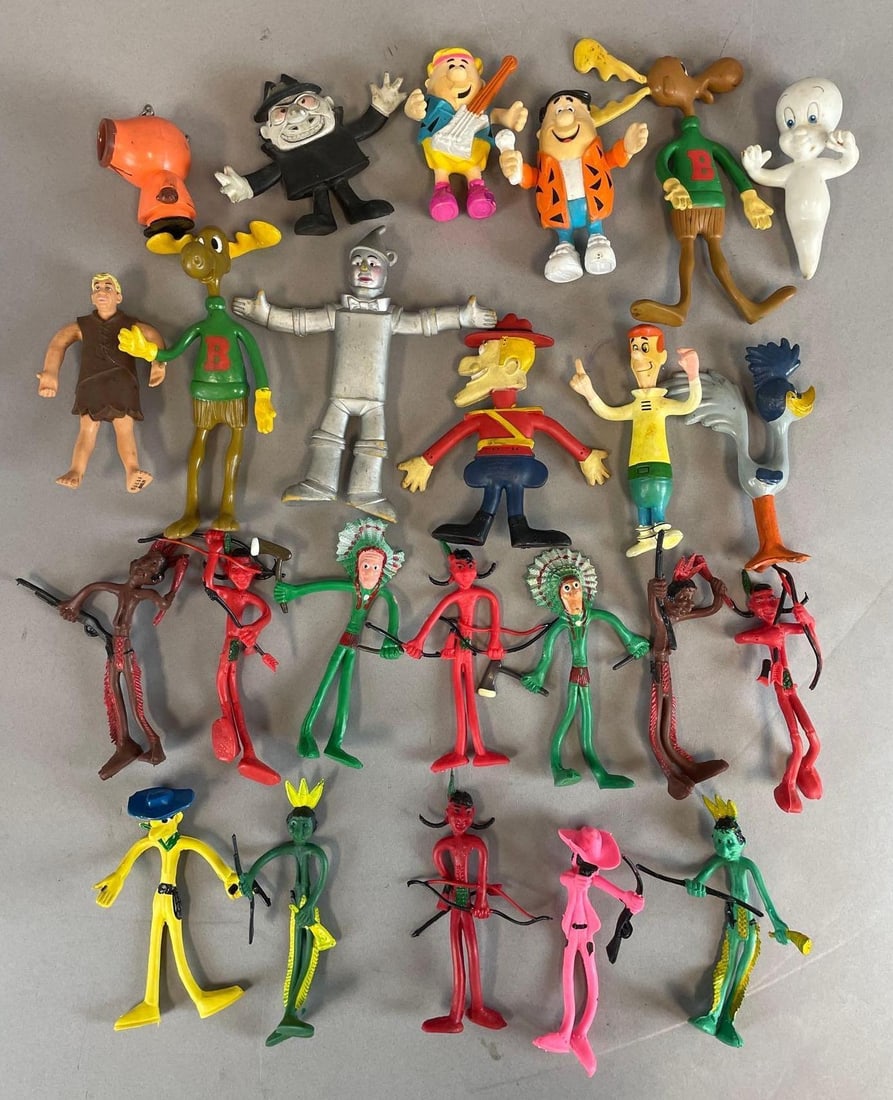 Vintage Bendable Figures: Includes bullwinkpe, flintstones, woody woodpecker, tallest measures 7"