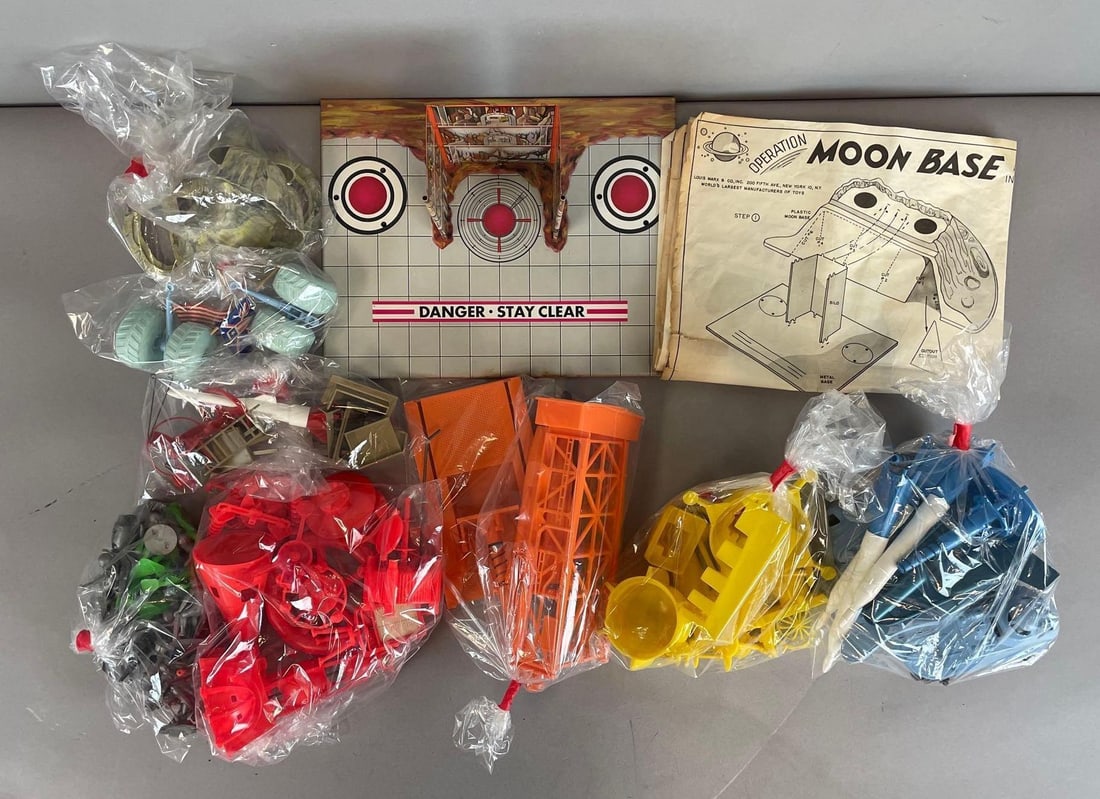 Vintage Marx Operation Moon Base Playset: Unknown completion, includes manual