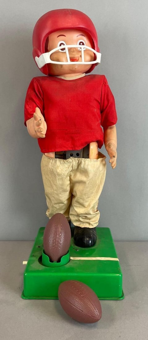1960s Bandai Super Toe Mechanical Football Kicker (1 of 6)