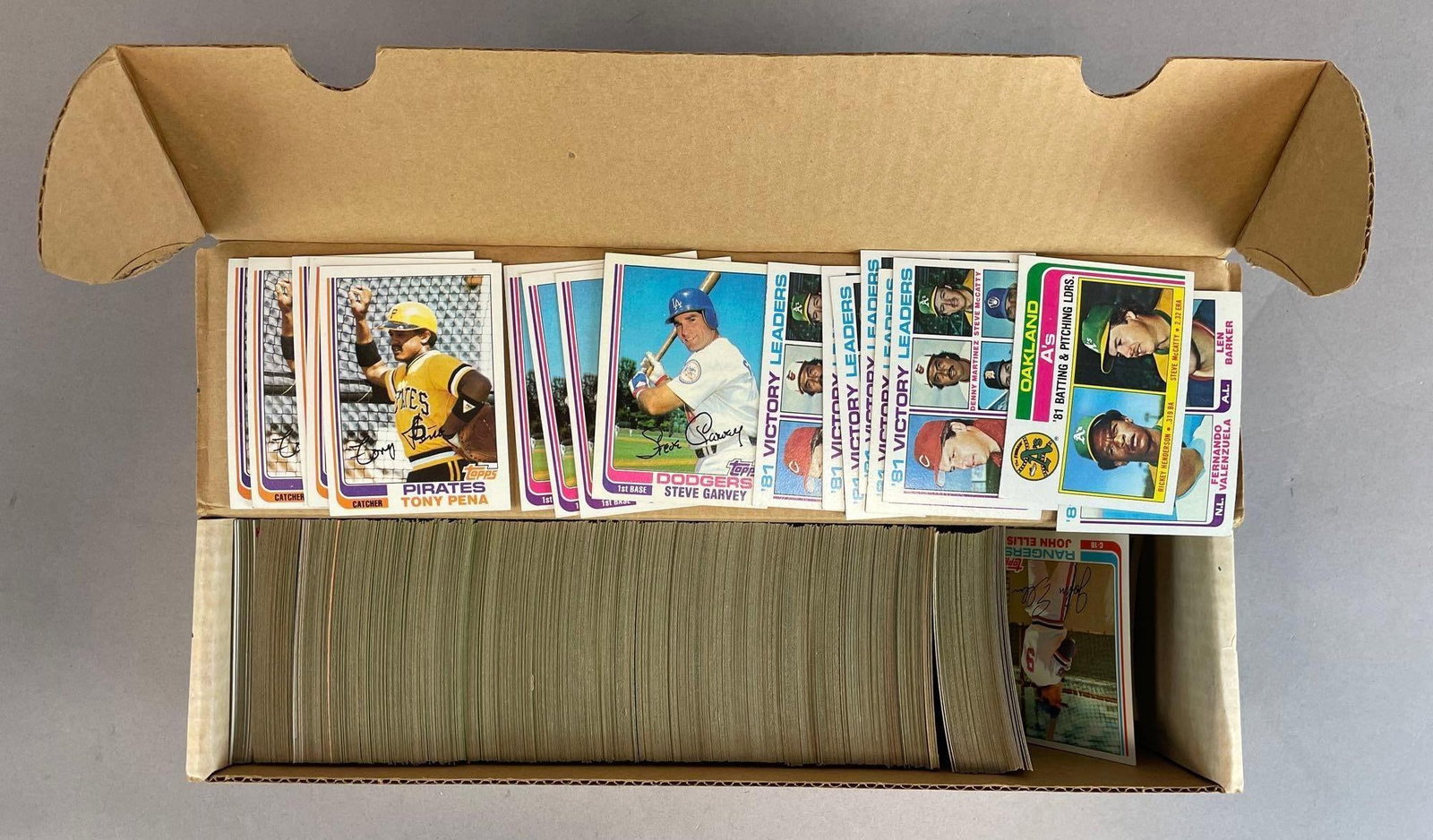 Group of 1980s Topps Baseball Cards: Many duplicates, includes HOFers, all stars