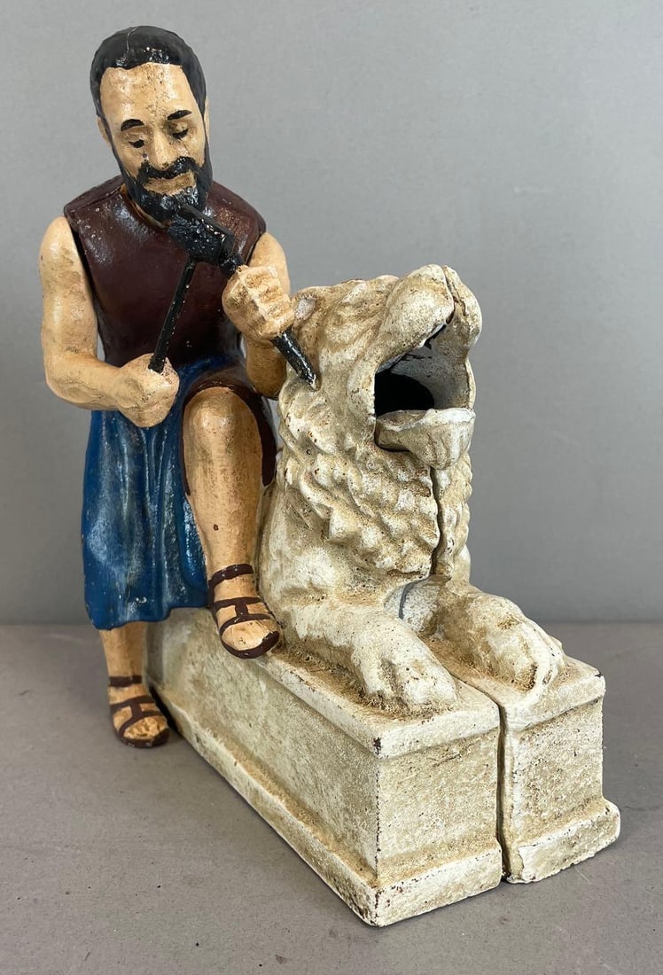 Reproduction Shephard Hardware Mechanical Sculptor Cast Iron Bank: Working condition, measures 7 1/2" x 6 1/4" x 3 3/4"