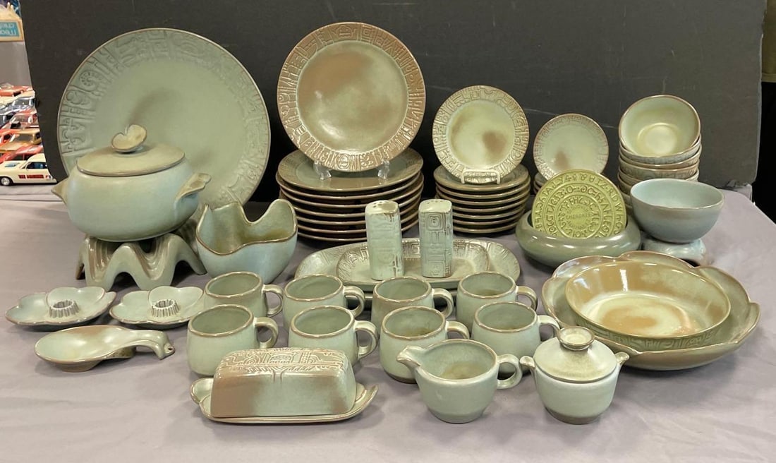Group of Francoma Pottery Mayan Aztec Prairie Green Dinnerware Set (1 of 5)