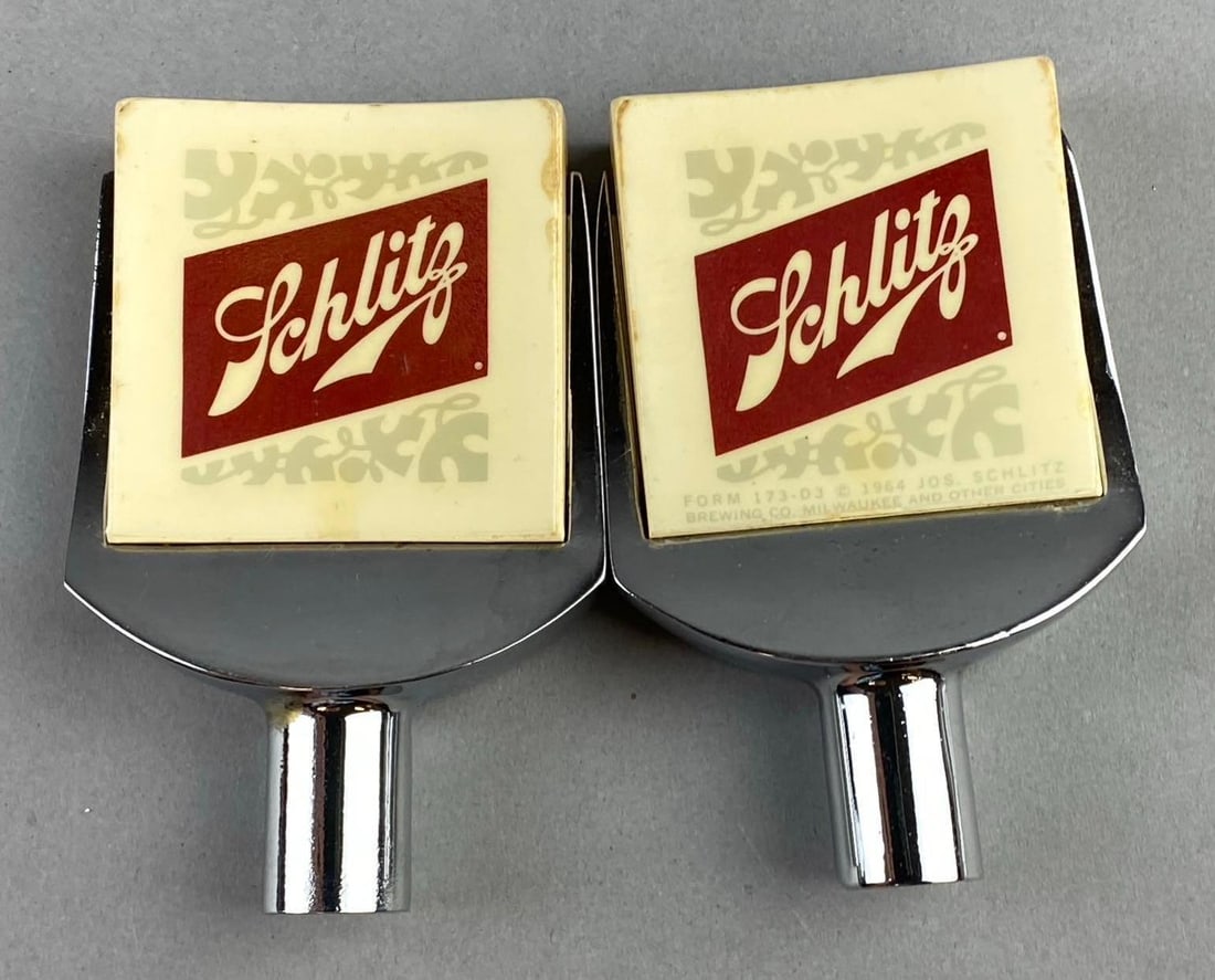 Group of 2 Vintage 1964 Schlitz Beer Tap Handle Knobs (1 of 3)