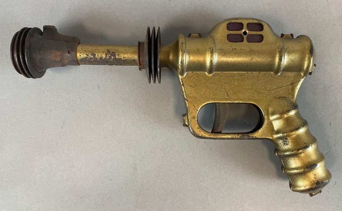 Vintage Daisy Mfg. Buck Rogers Toy Atomic Pistol (1 of 3)