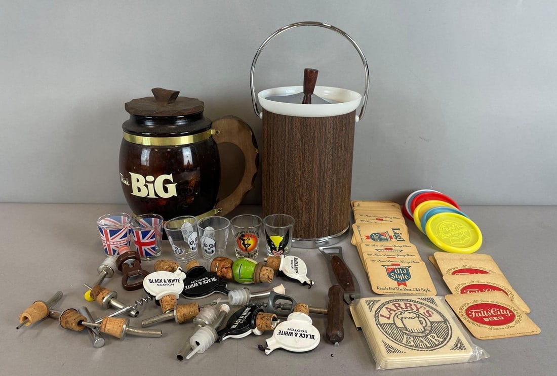 Group of Vintage Bar Advertising Items (1 of 3)