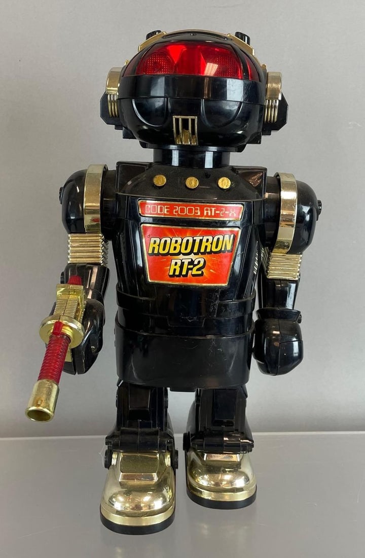 1985 New Bright Robotron RT-2-X Battery Operated Robot (1 of 6)