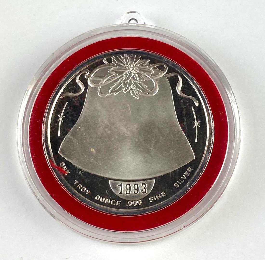 1993 Christmas 1 Oz .999 Fine Silver Round (1 of 2)