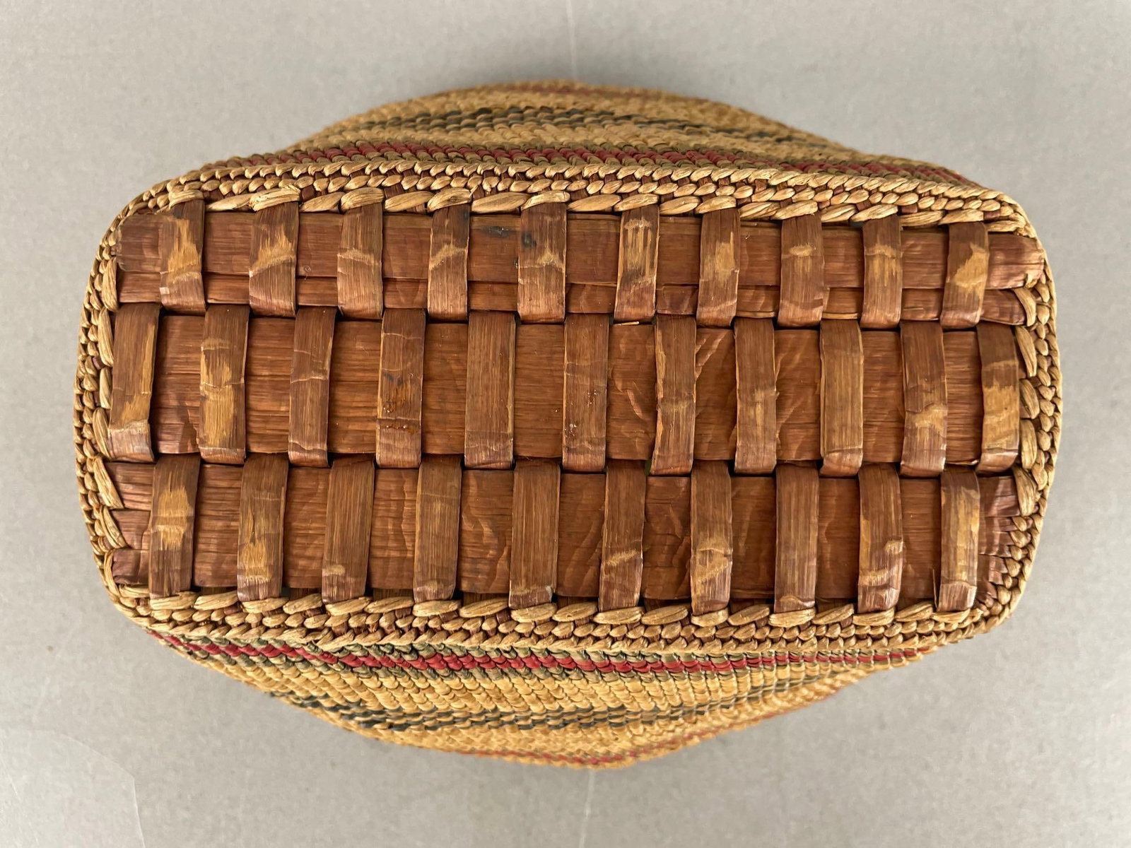 Antique Makah Native American Rectangular Woven Basket - 4
