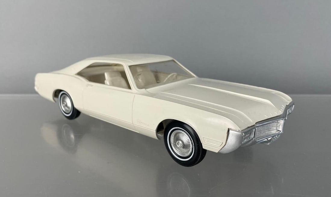 1969 Buick Riviera White Dealership Promo Car: Matching interior, coaster