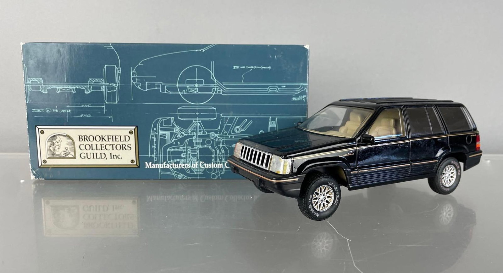 Brookfield 1994 Jeep Grand Cherokee Limited Die-Cast Vehicle Bank (1 of 4)