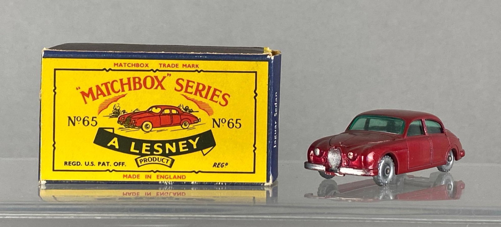 Matchbox No. 65 Jaguar Sedan New Model (1 of 7)