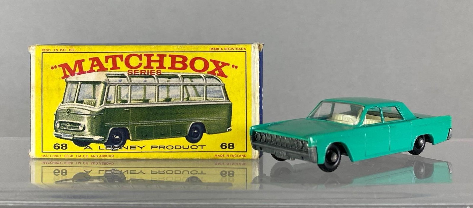 Matchbox No. 31 Lincoln Continental (1 of 5)
