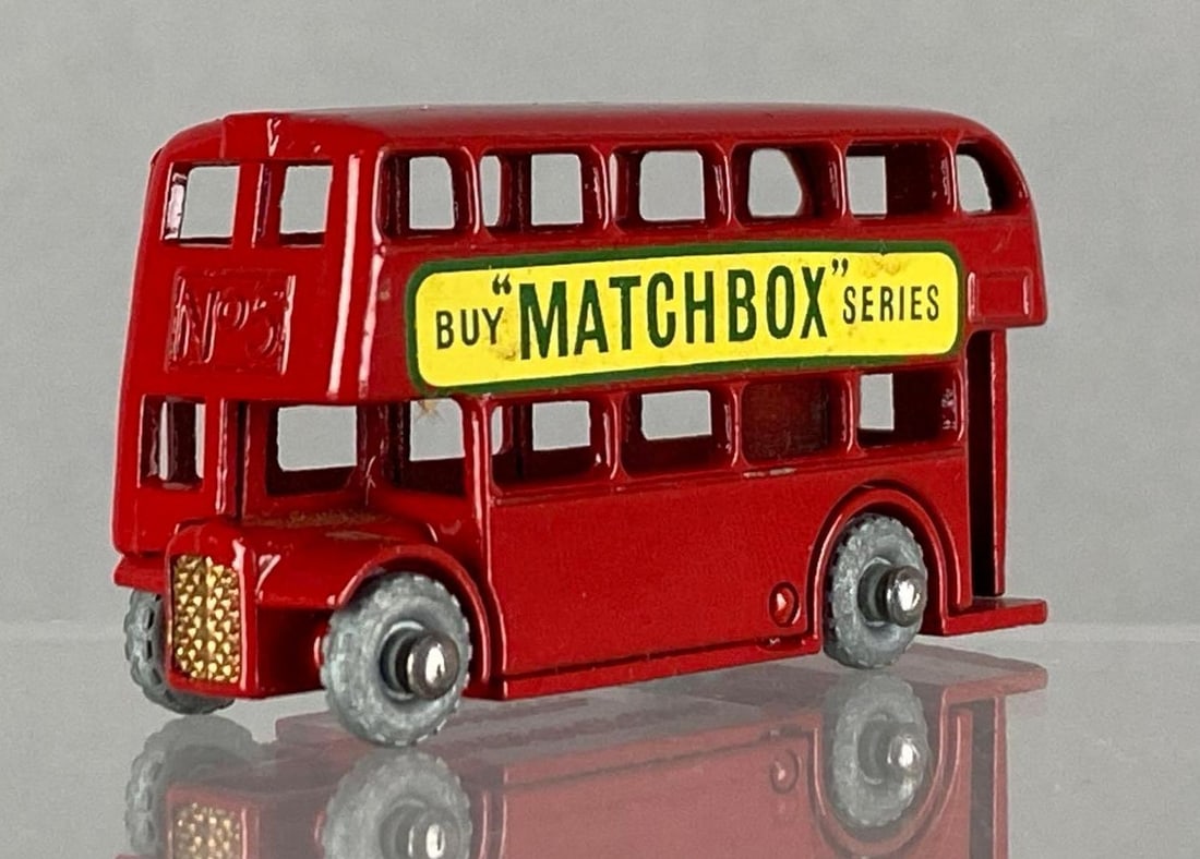 Matchbox No. 5 London Double Decker Bus (1 of 6)