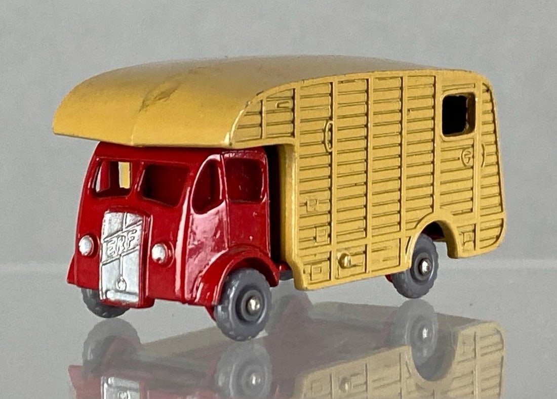 Matchbox No. 35 Marshall Horse Box Mk 7 (1 of 6)