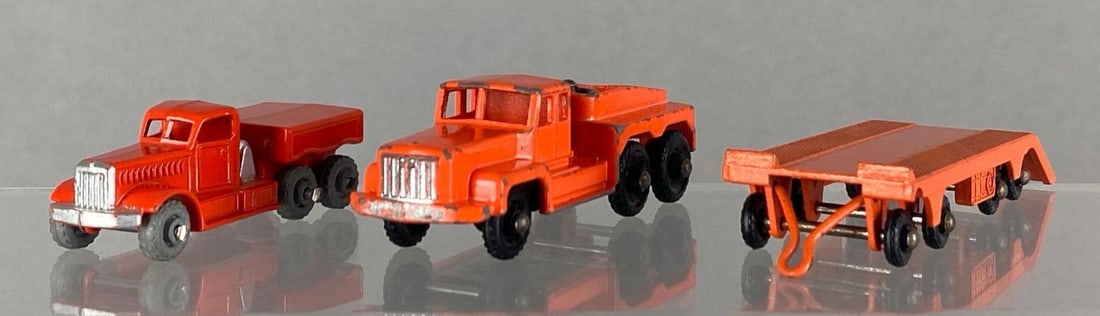 Group of 3 Matchbox Trucks and Trailer (1 of 4)