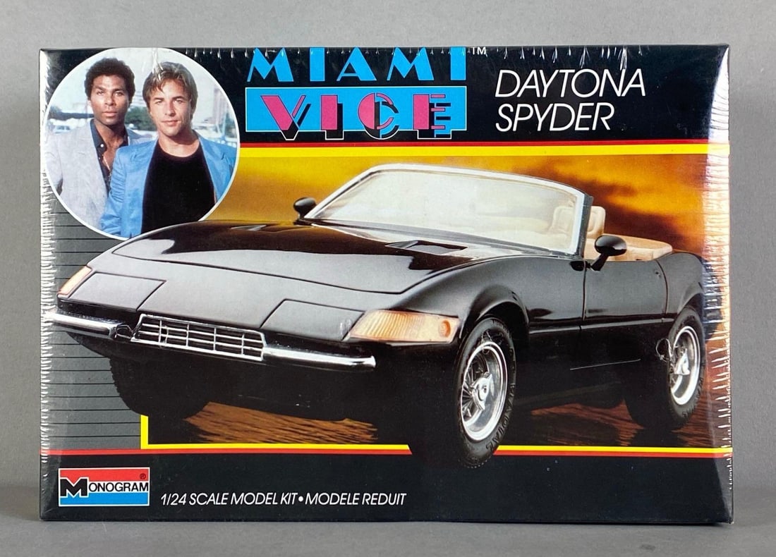 Monogram Miami Vice Daytona Spyder Plastic Model Kit (1 of 4)