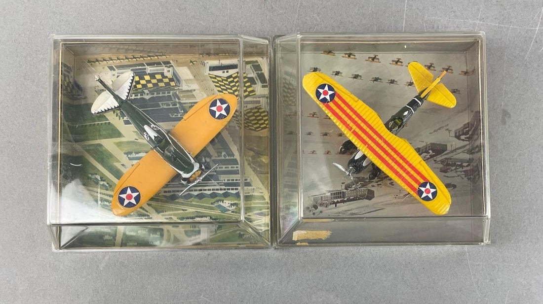 Group of 2 Cox Showcase Miniatures Die-Cast Airplanes (1 of 3)