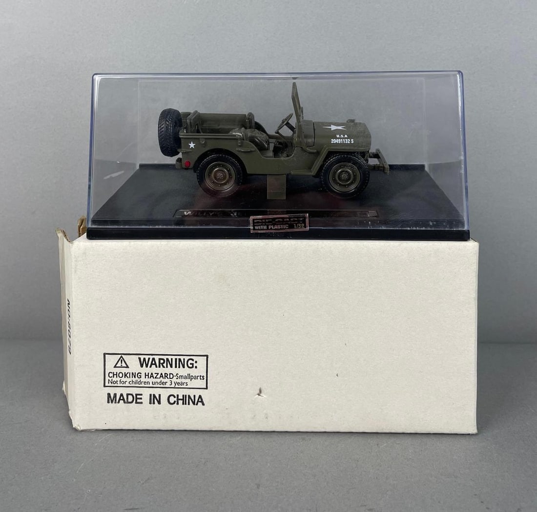 NewRay 1942 Willys Jeep Die-Cast WW2 Vehicle: 1/32 scale, original packaging and case