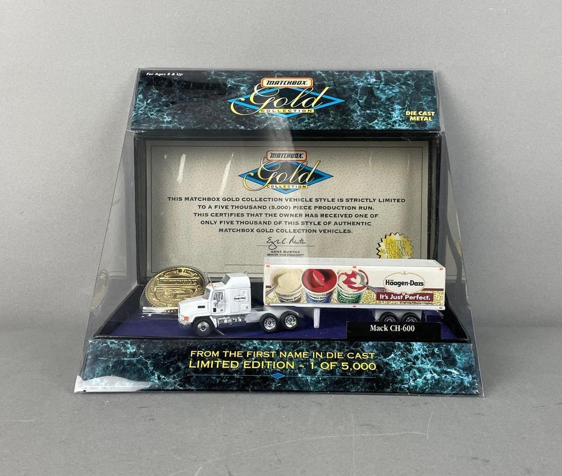 Matchbox Gold Collection Mack CH-600 Die-Cast Tractor Trailer (1 of 3)