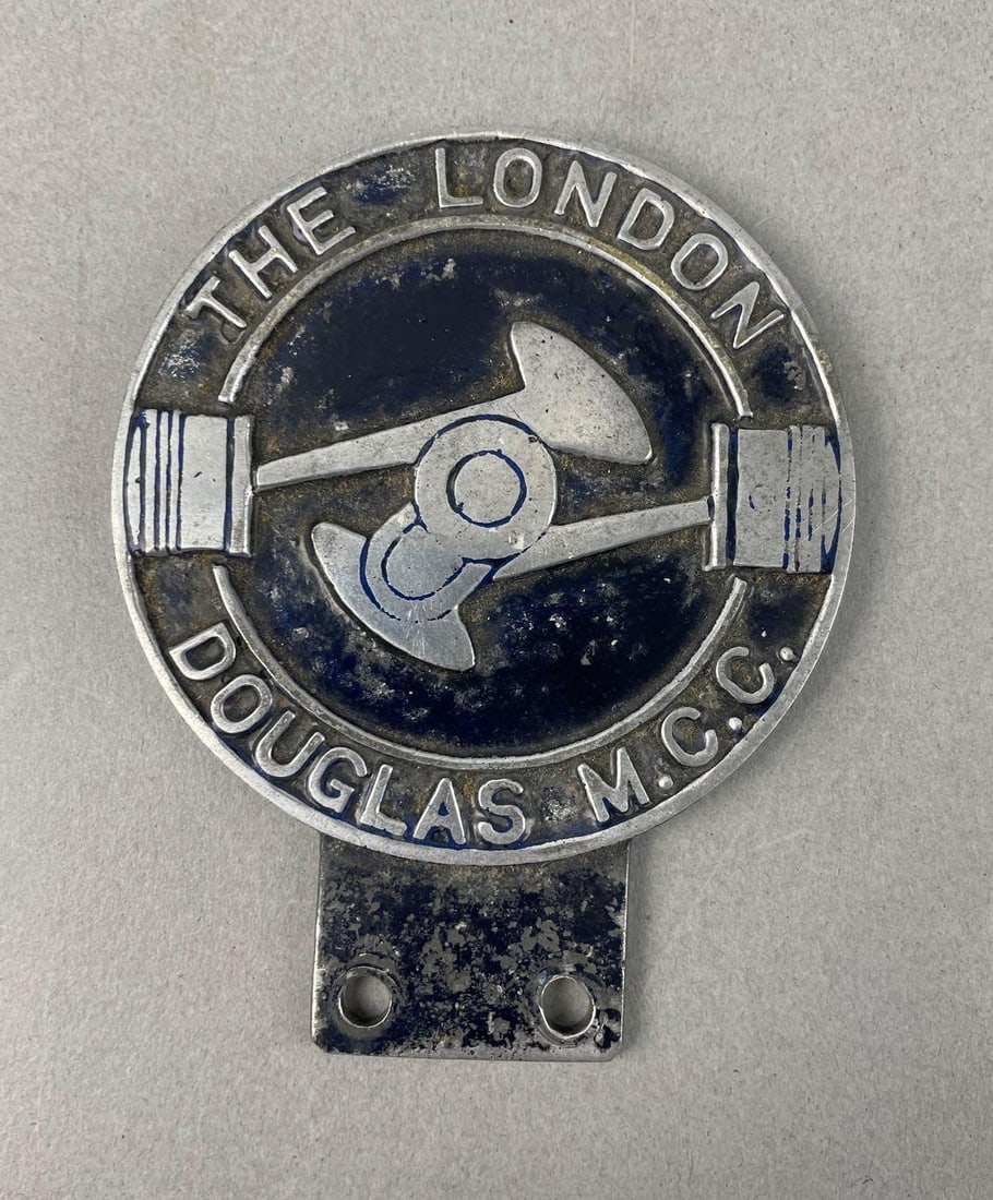 Vintage London Douglas Motor Cycle Club Metal Badge (1 of 2)