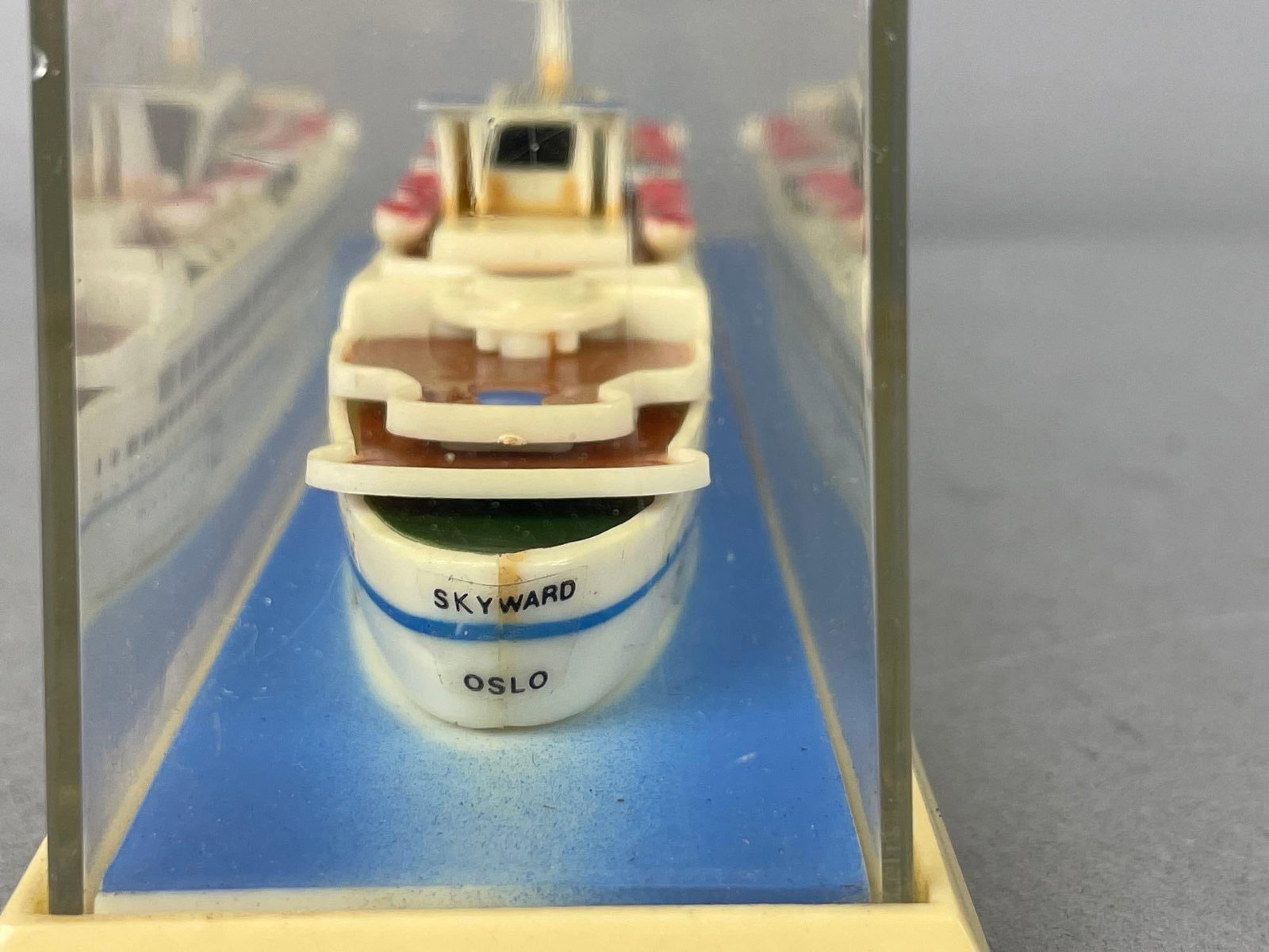 Vintage M/S Skyward Plastic Model Ship - 4